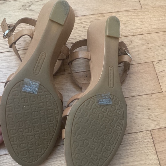 NEW Etienne Aigner sandals sz 7 - Picture 4 of 6